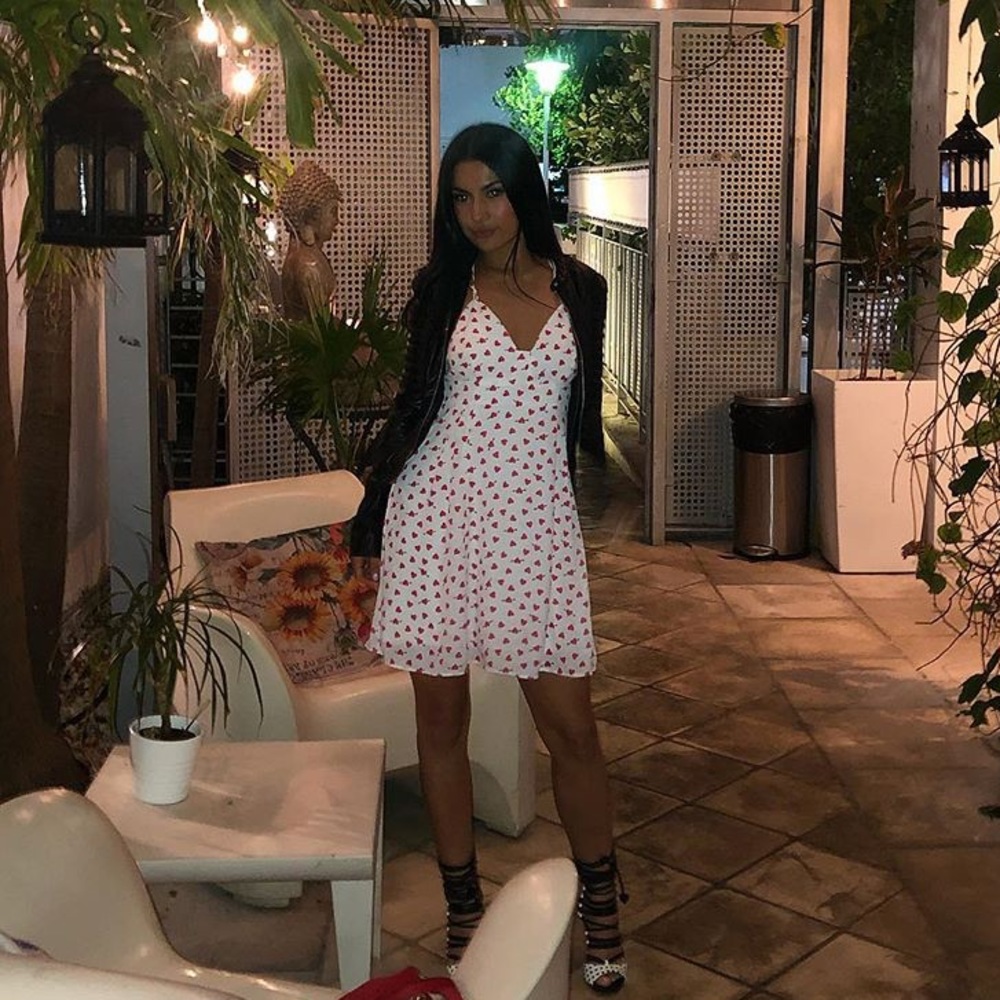 Mini sundress with criss-cross back ♥️
